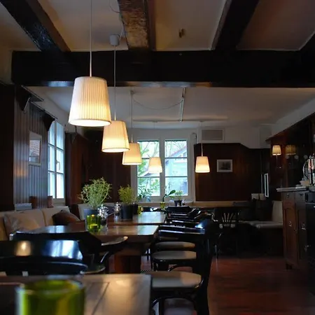 فندق Nueller Hof وبرتال